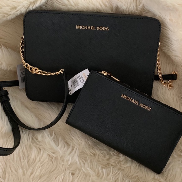 Michael Kors Handbags - MICHAEL KORS CROSSBODY & WRISTLET SET! NWT!